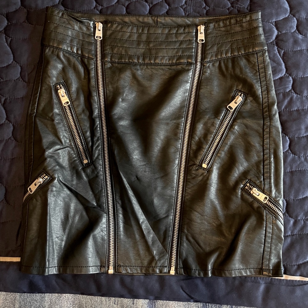 Faux leather moto mini skirt